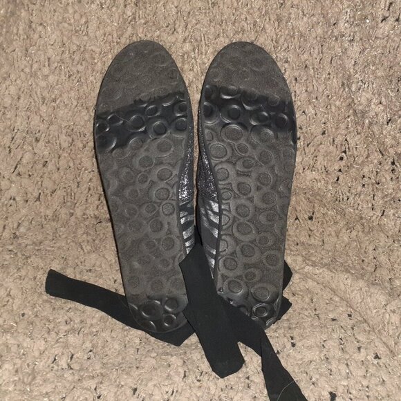 BETSEY JOHNSON-Silver Black Canvas/Zebra Stripe-Lace-Up Ribbons-Sz 8-Near Mint - Picture 7 of 7